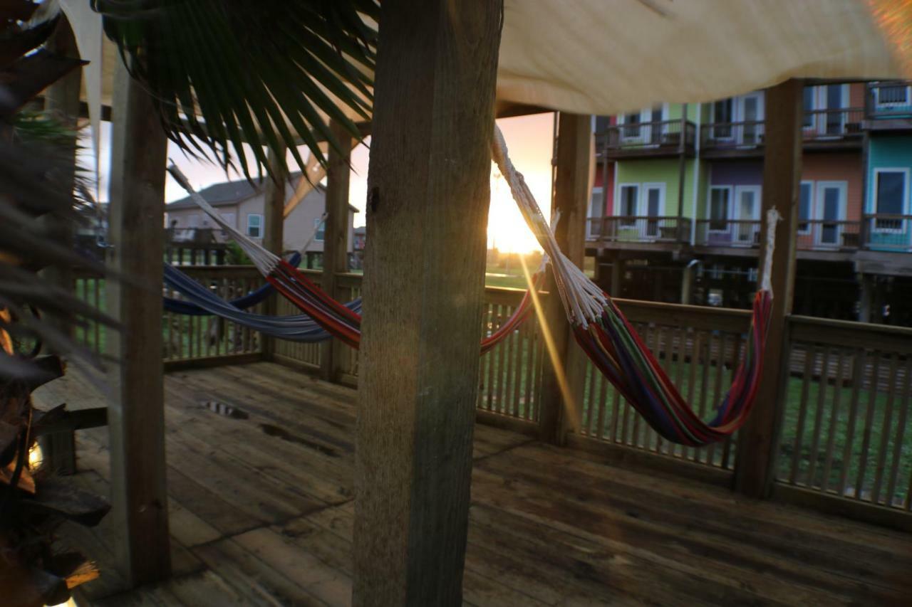 Boardwalk Resort - Crystal Beach Bolivar Peninsula Екстер'єр фото